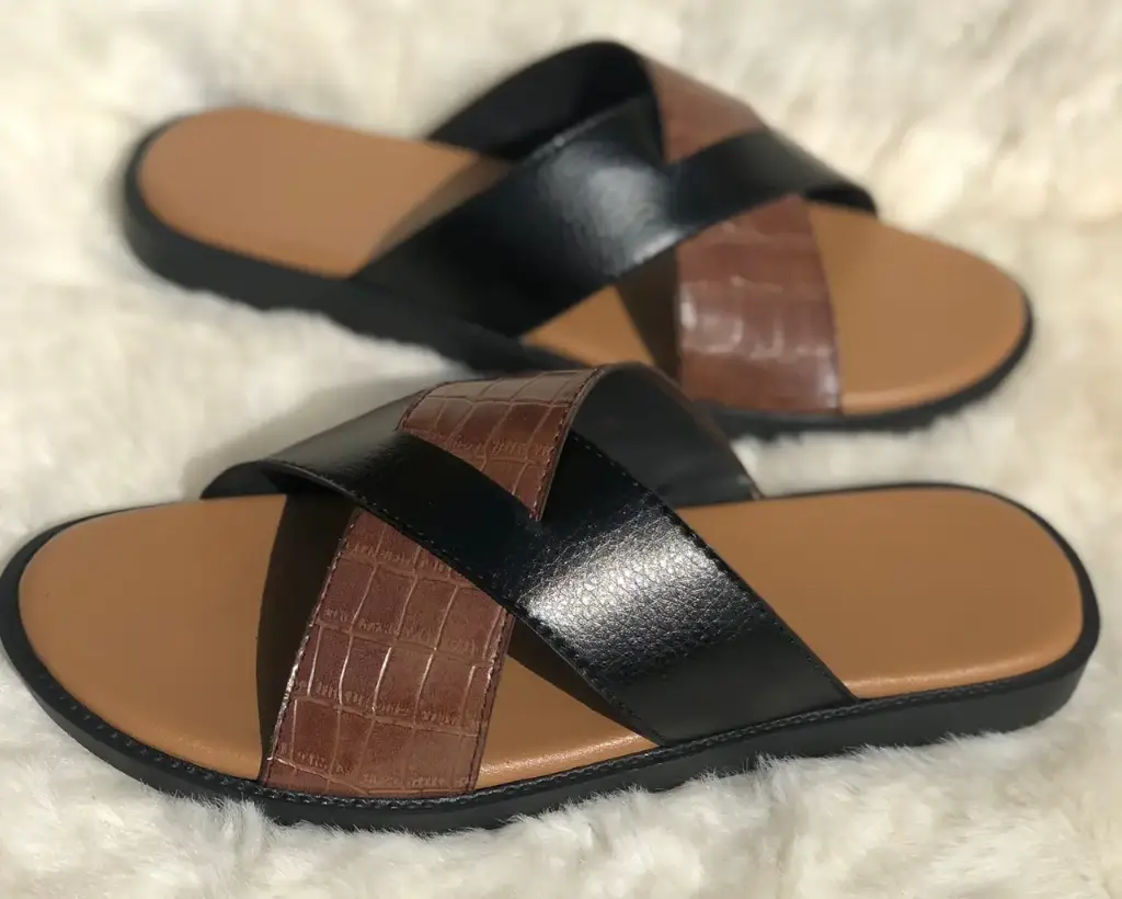 Men's Cross Brown Palm Slippers